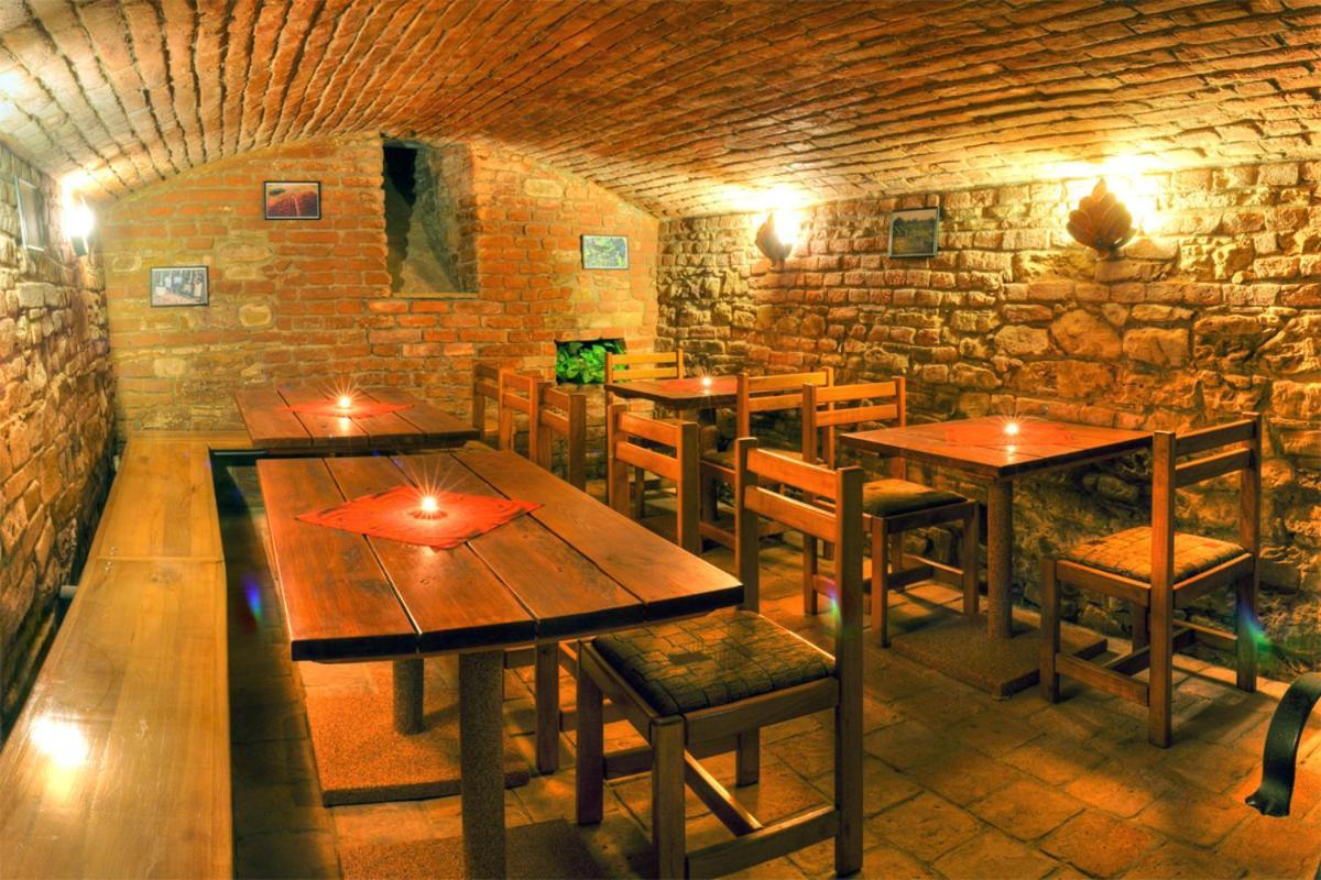 Bezmerovsky Dvur Kroměříž Buitenkant foto